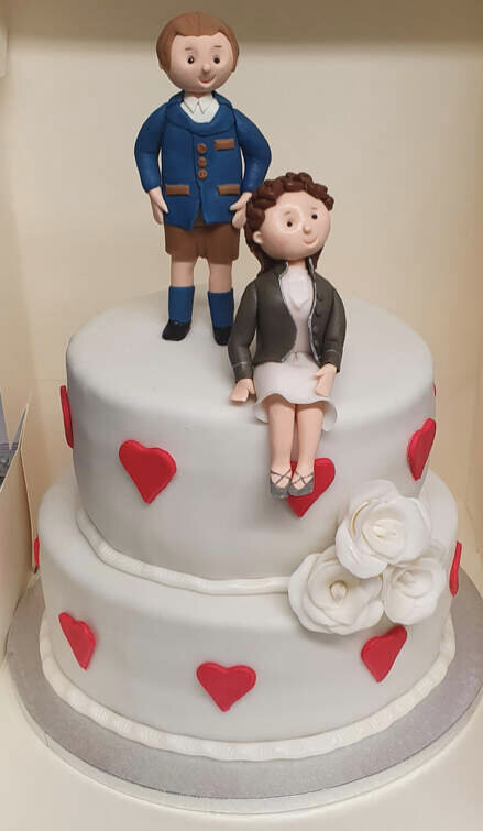 Torte zur Hochzeit mit Figuren