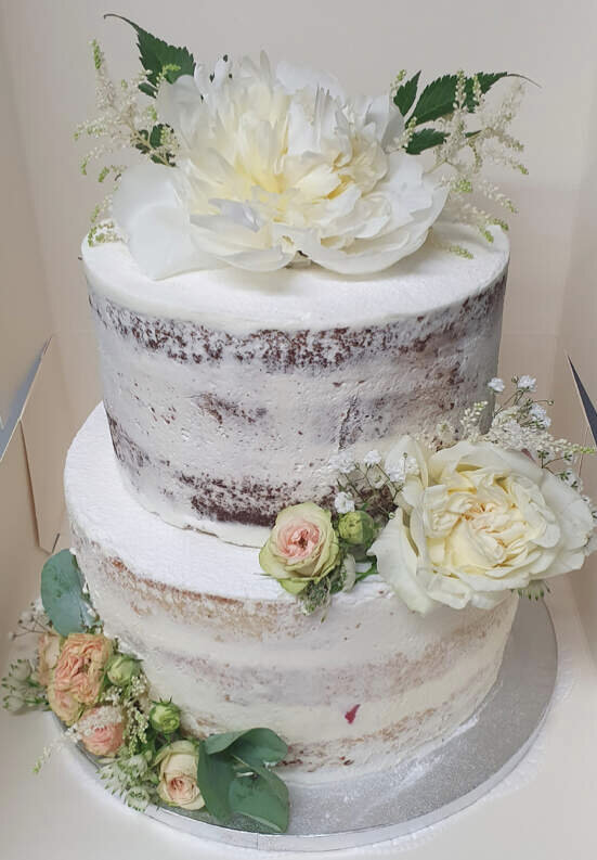 schlichte Torte zur Hochzeit